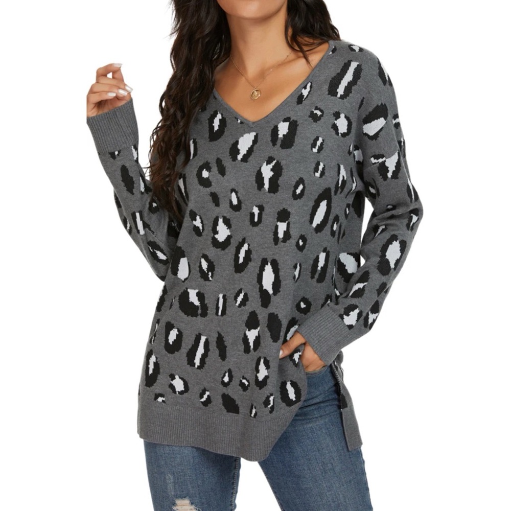 Grecerelle Gray Leopard Print V-Neck Side Split Casual Knit Pullover Sweater M